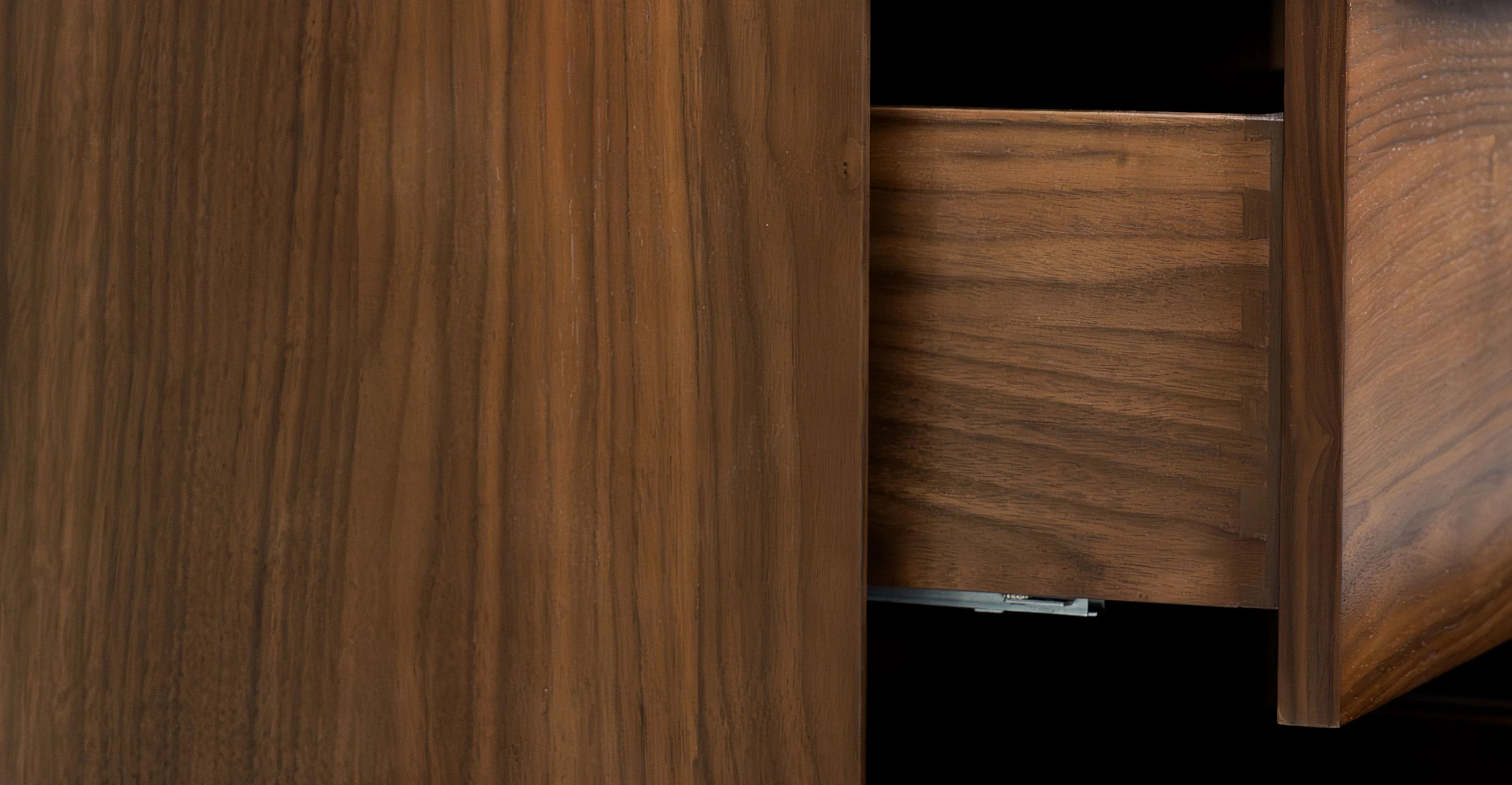 Cura 9 Drawer Dresser - Image 9