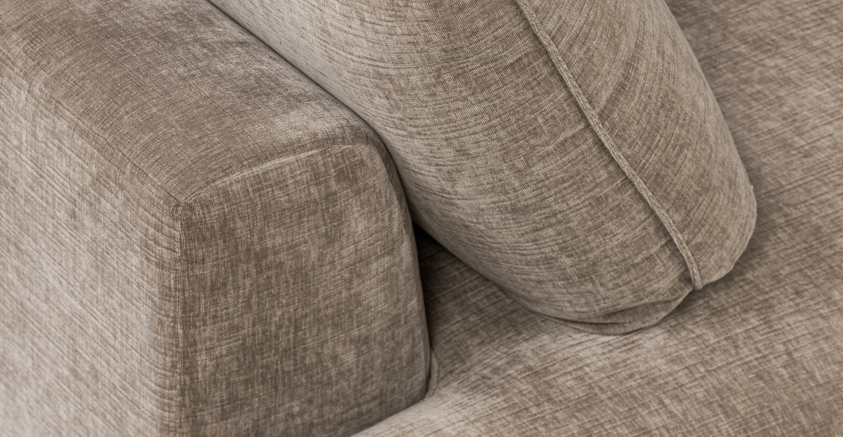 Milo Right-Facing Sectional with Storage - Image 11