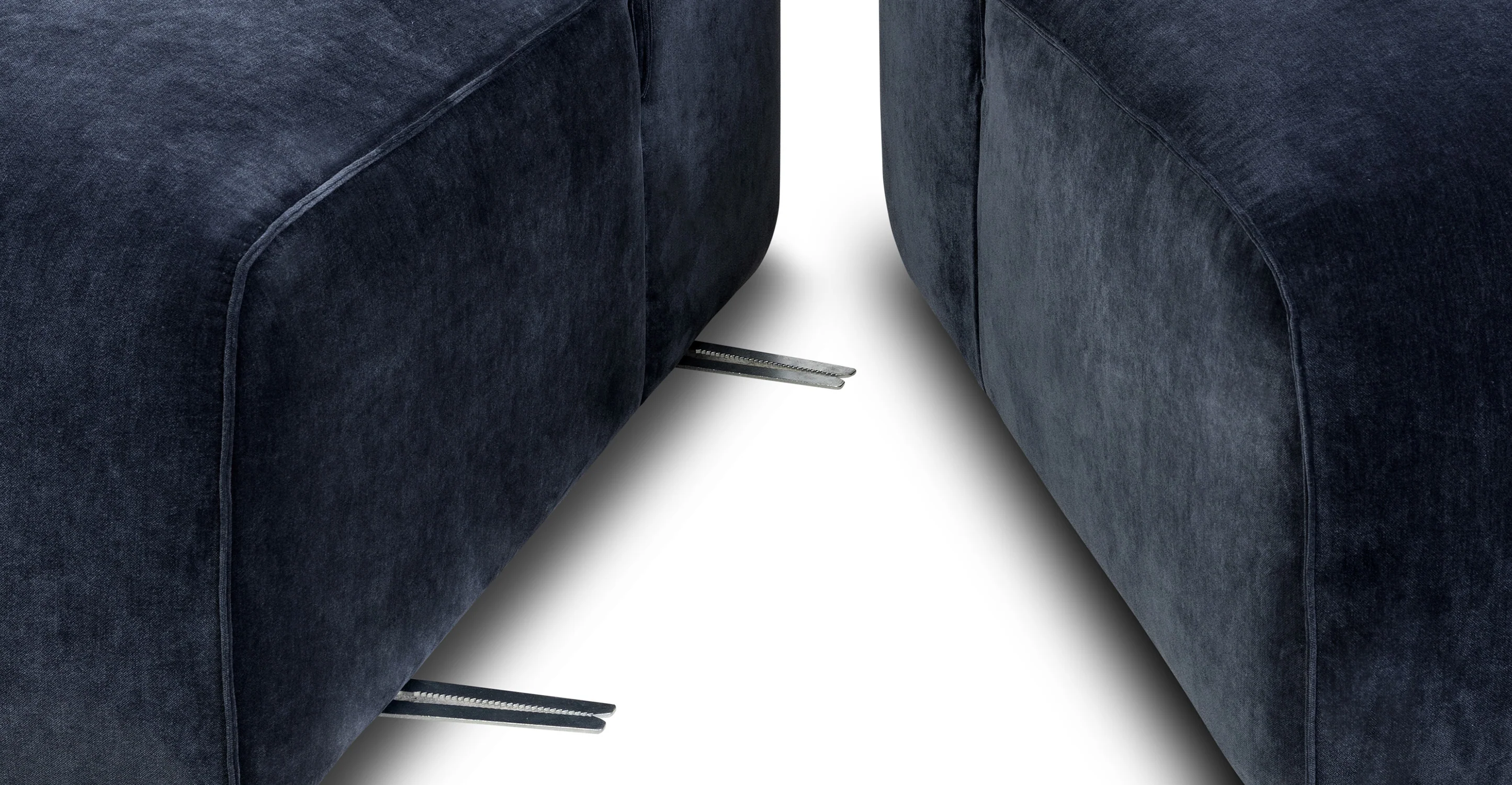 Nardo 107.5" Sofa - Image 45